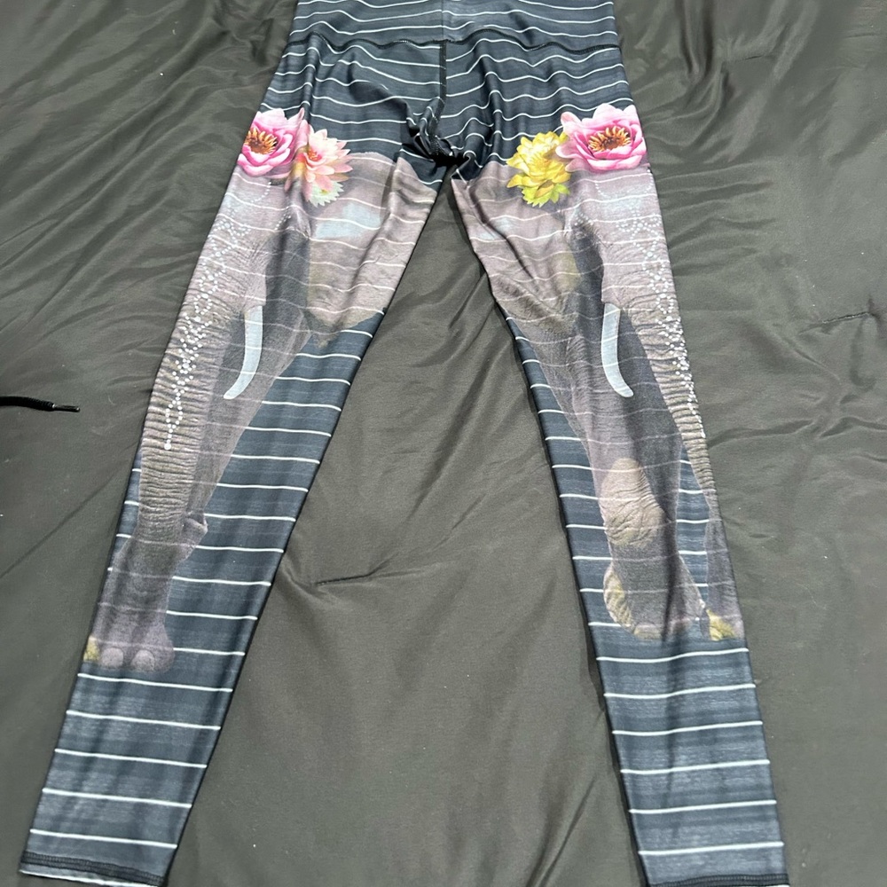 Teeki Love the Elephant Hot Yoga Pants Leggings Medium - Picture 6 of 7